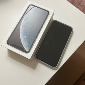 Like NEW iPhone XR white